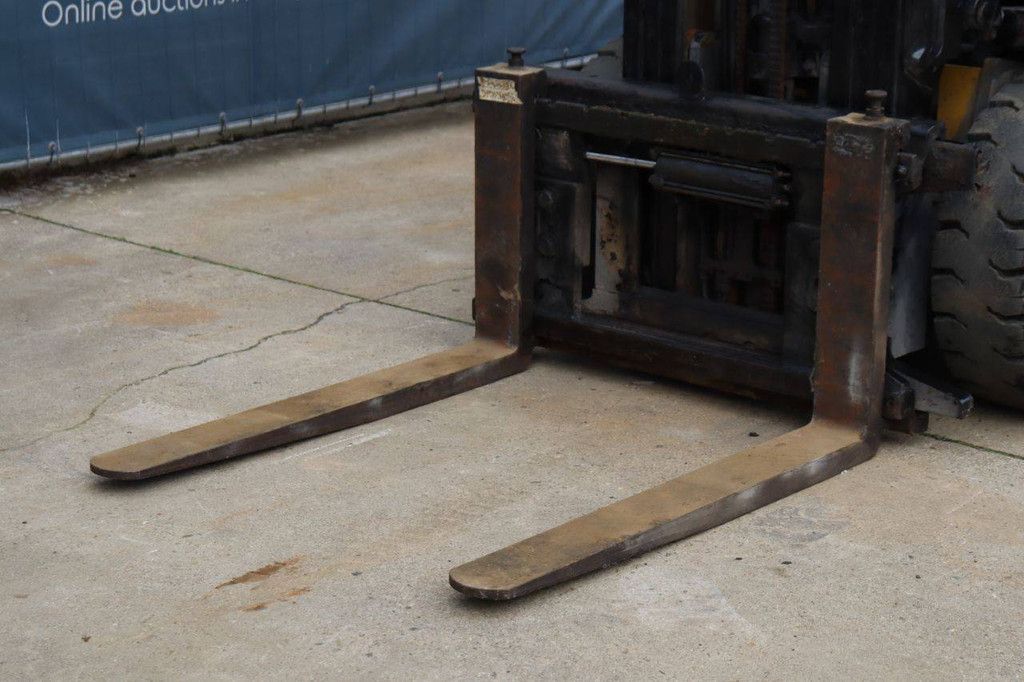 Forklift Yale GDP30TF LPG 2650kg 4.91m 1998