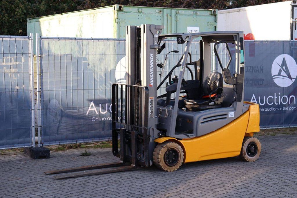 Heftruck Jungheinrich EFG 320 Elektrisch 1790kg 4.64m 2018