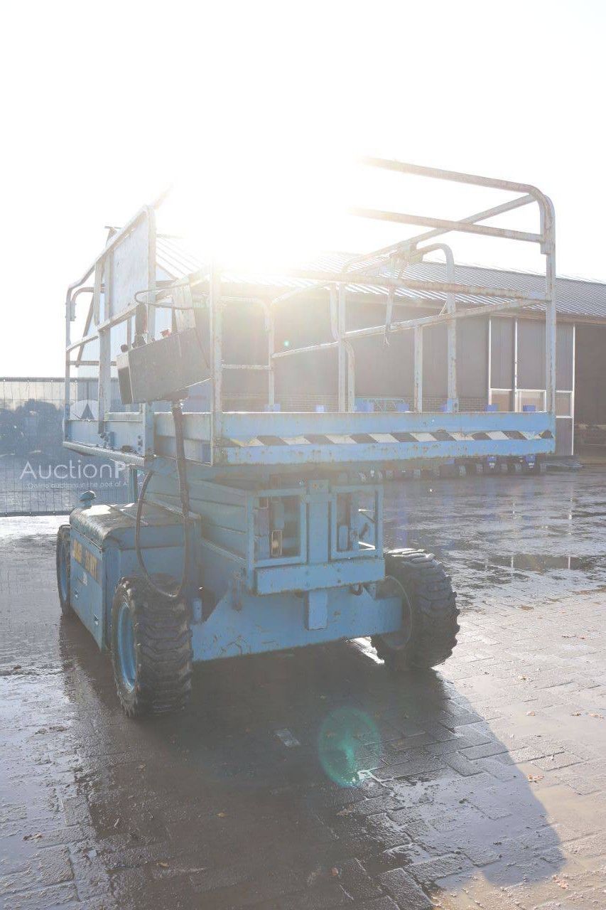 Scissor lift JLG 26 MRT Diesel 9.92m 1999