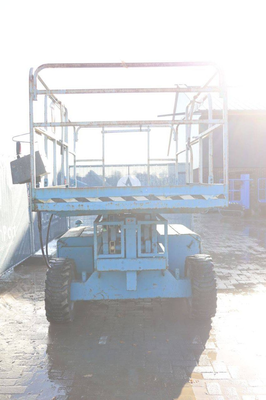 Scissor lift JLG 26 MRT Diesel 9.92m 1999