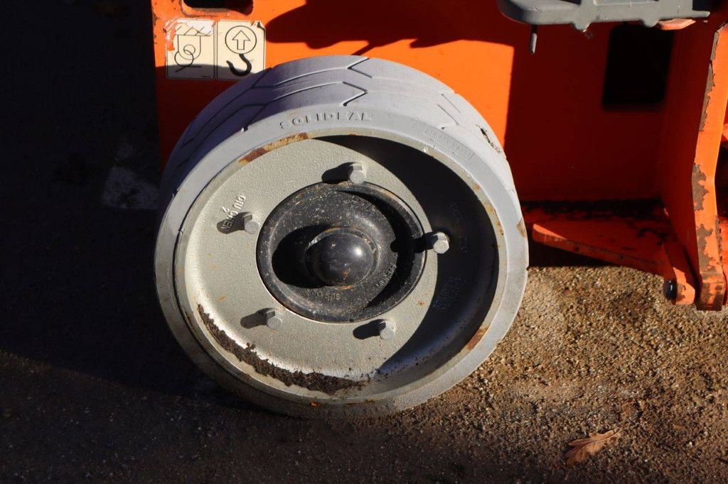 Konvolut von 6 JLG Scherenarbeitsbühnen