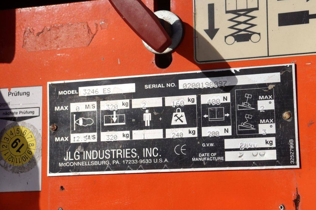 Konvolut von 6 JLG Scherenarbeitsbühnen