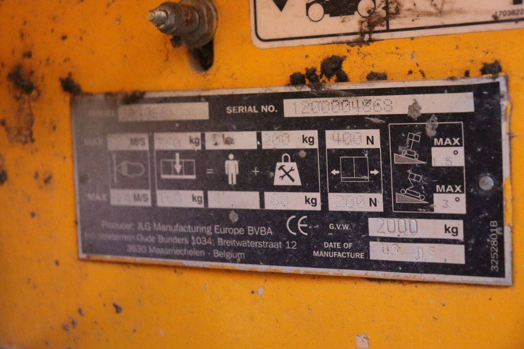 Konvolut von 6 JLG Scherenarbeitsbühnen