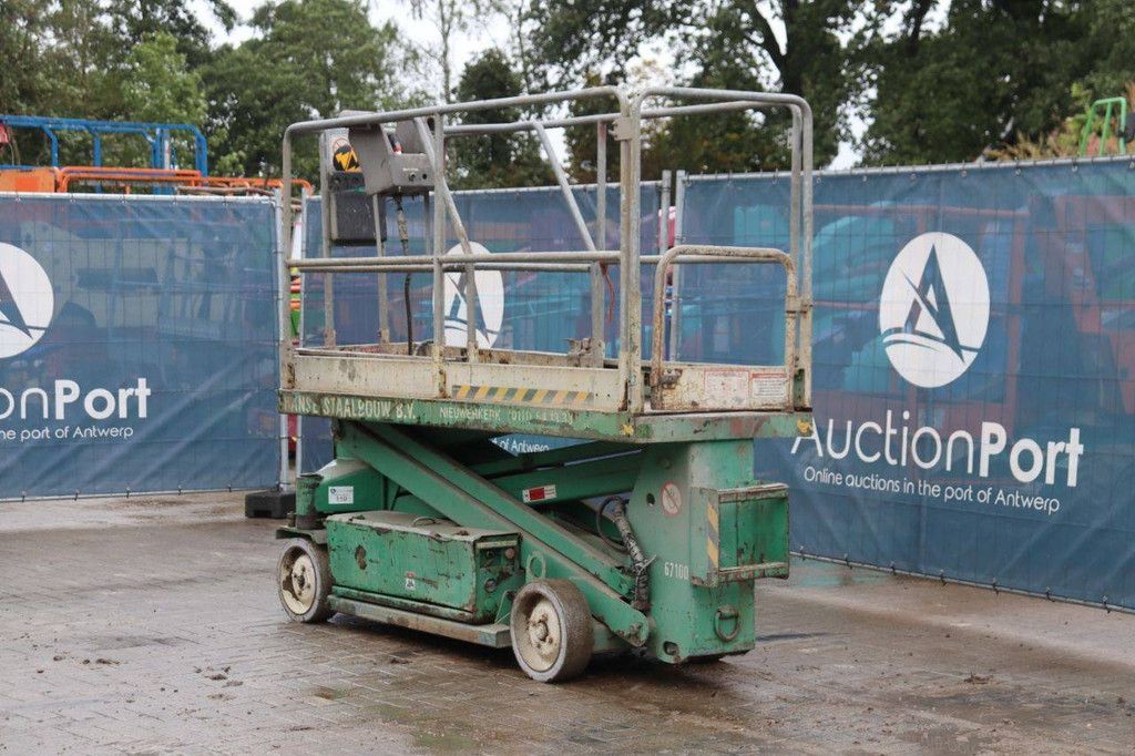 Scissor lift UpRight SL20 Electric 8.1m 2000