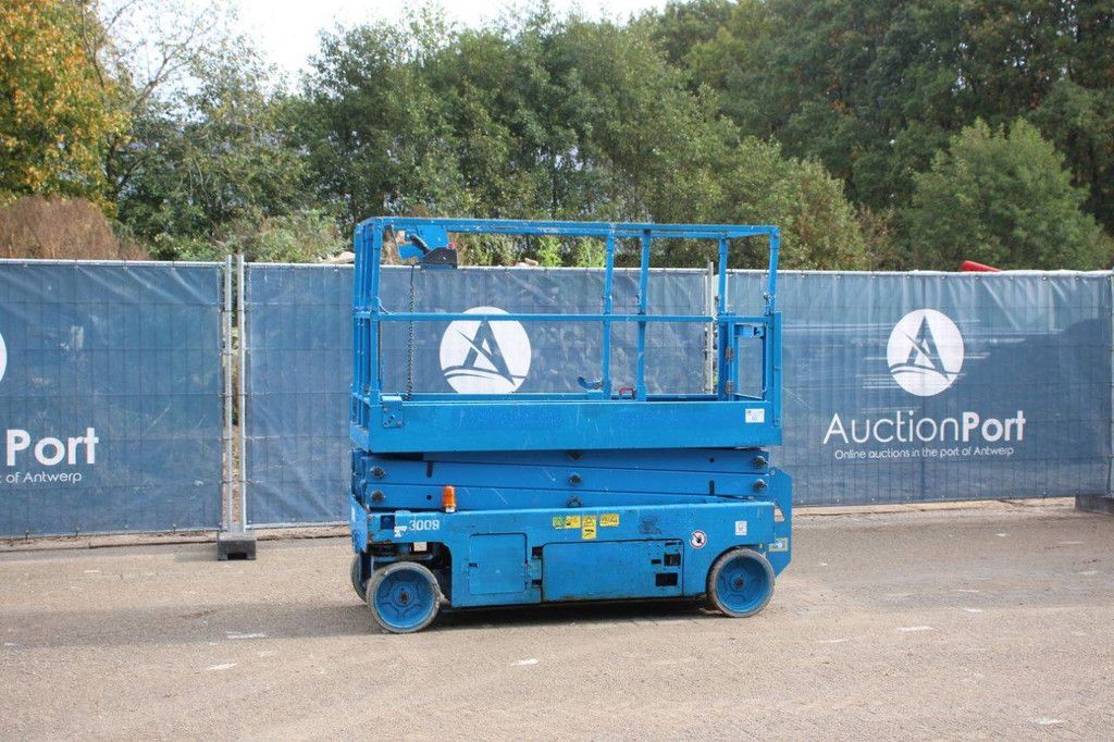 Scissor lift Genie GS2032 Electric 8.1m 2013