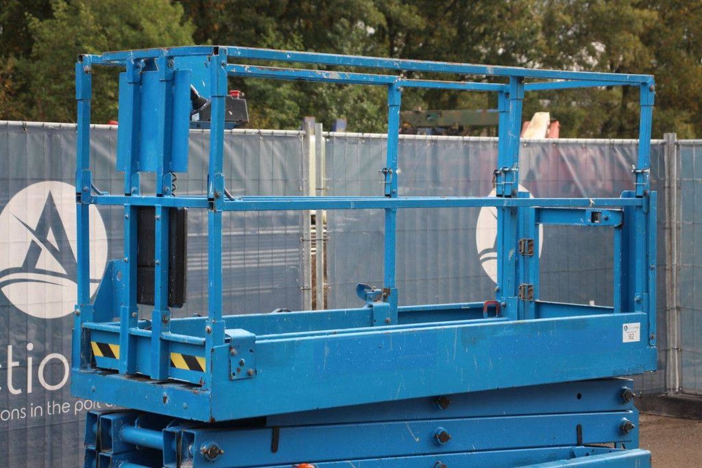 Scissor lift Genie GS2032 Electric 8.1m 2013