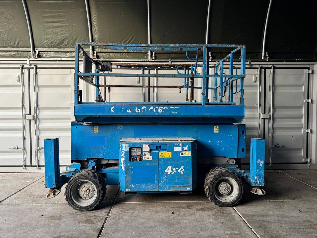 Scissor lift Genie GS-4069 RT Diesel 14.30m 2012