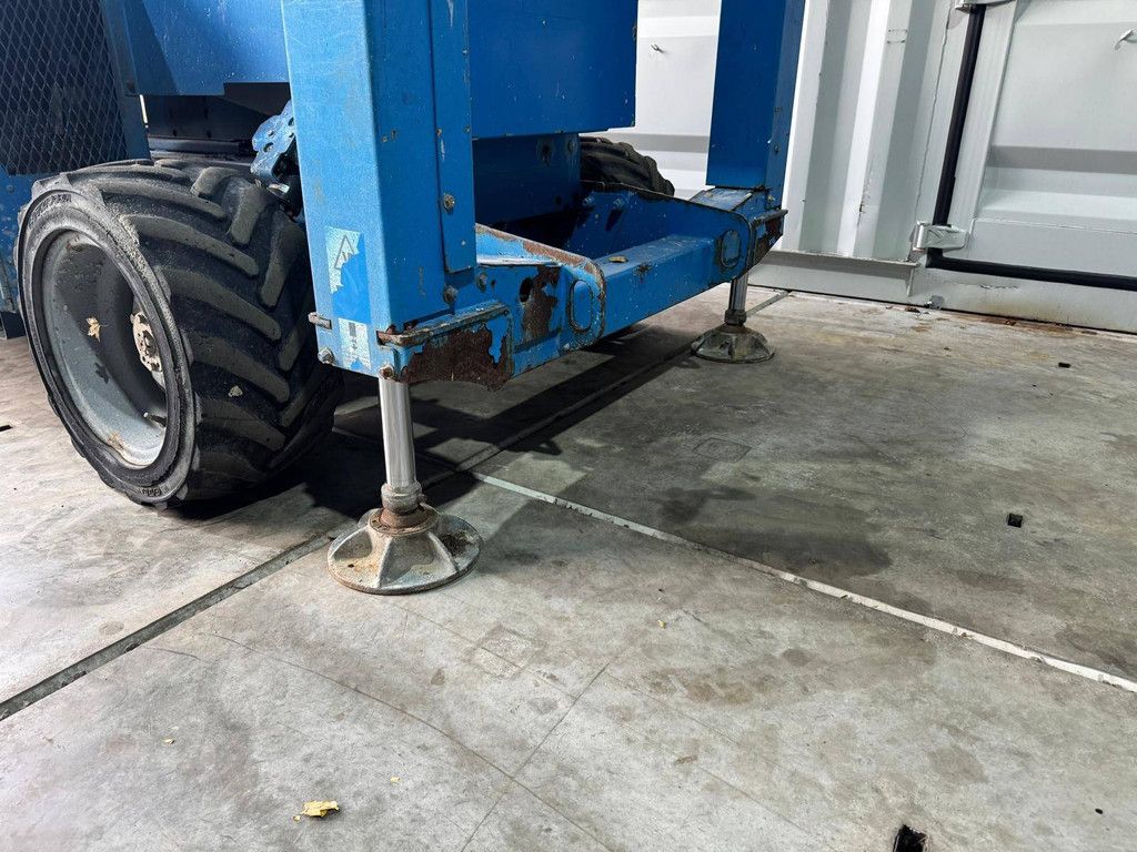 Scissor lift Genie GS-4069 RT Diesel 14.30m 2012
