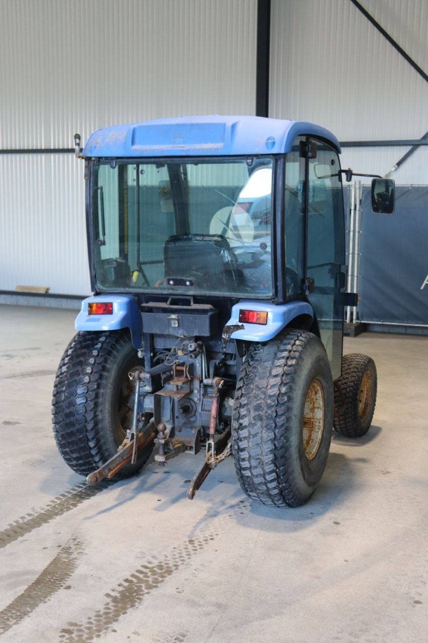 Tractor New Holland TC27D Diesel