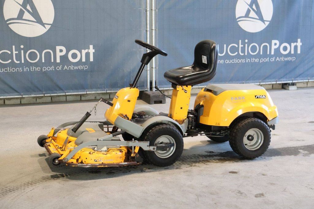 Zitmaaier Stiga Park Compact Benzine 2009