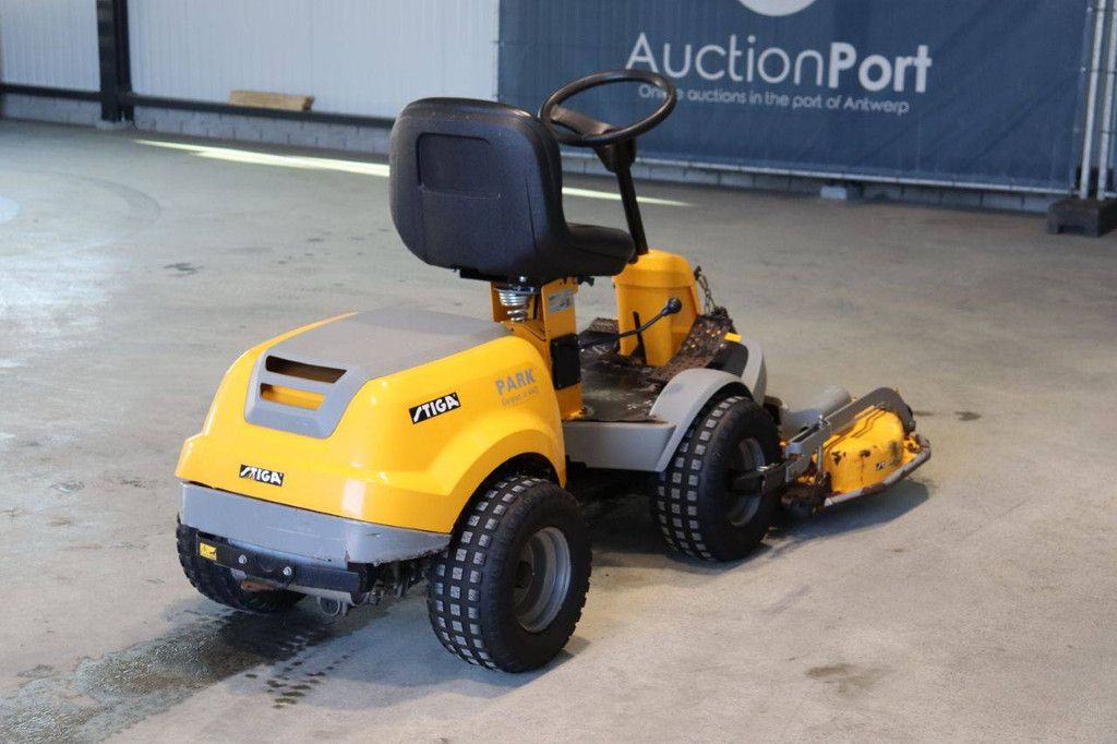 Zitmaaier Stiga Park Compact Benzine 2009