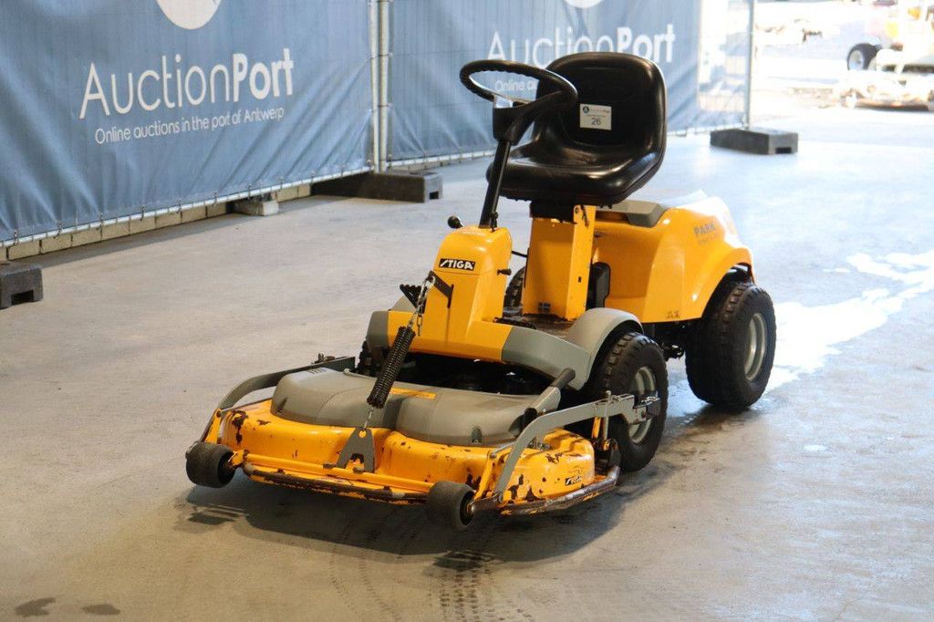 Zitmaaier Stiga Park Compact Benzine 2009