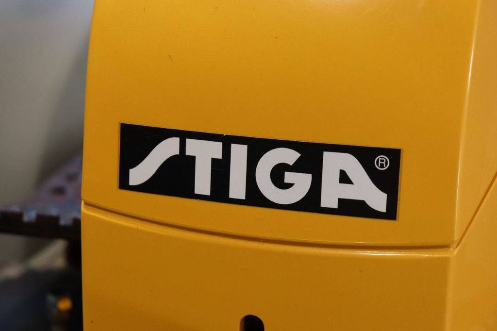 Zitmaaier Stiga Park Compact Benzine 2009