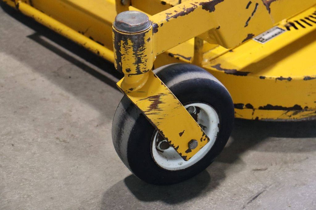 Walker YD18-35 Petrol Riding Mower