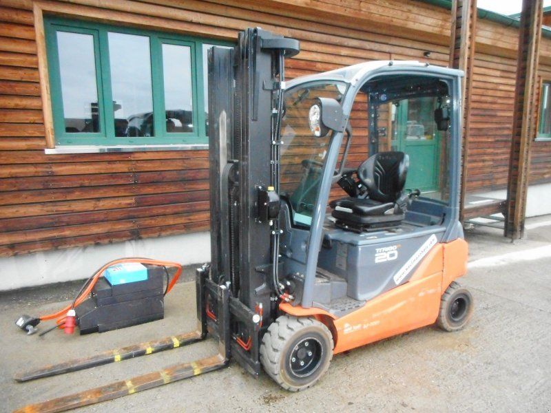 Toyota 8FBM20Z Tripl 4,7m + 3. u. 4. Kreis bis Gabelt