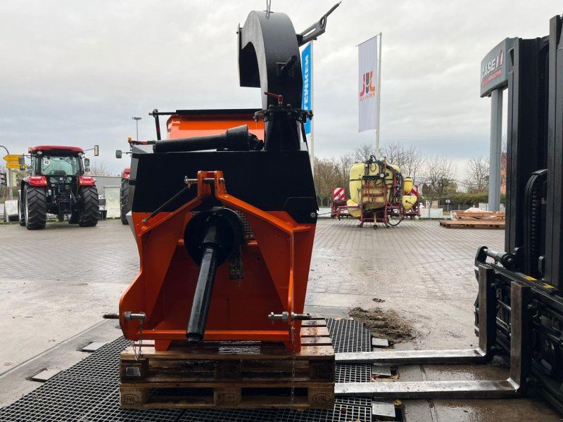 Jensen JBM 831 ZX Zapfwellenhäcksler