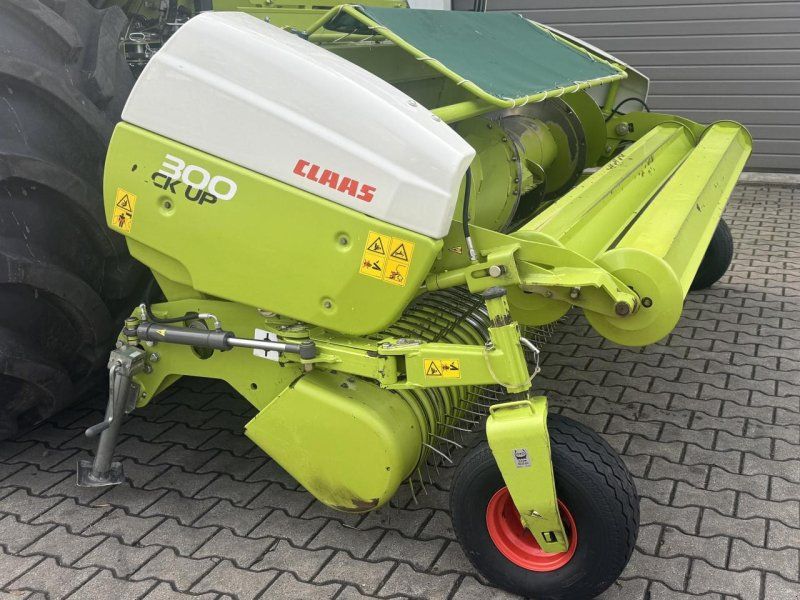 Claas PICK UP 300 HD Profi