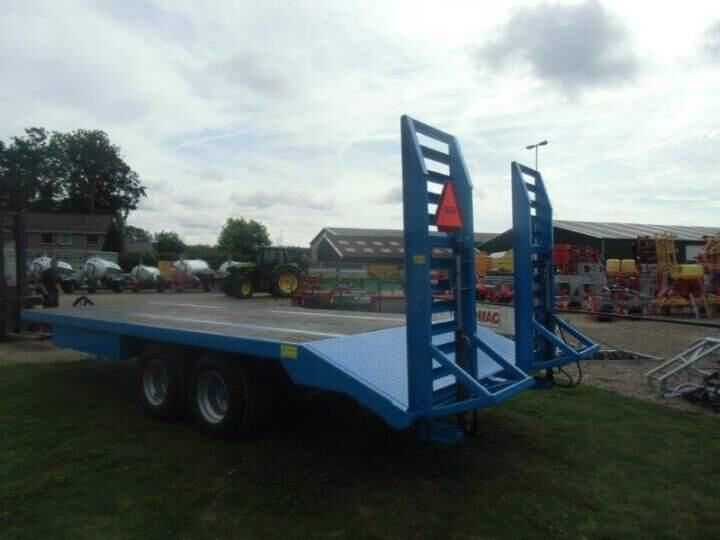 Oprijtransporter low loader trailer