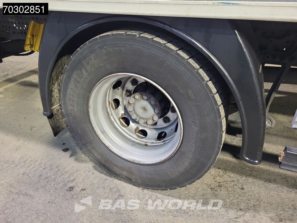 Mercedes Antos 1830 4X2 Mitsubishi TDJ430D cooler 1500kg Ladebordwand Automatic Euro 6