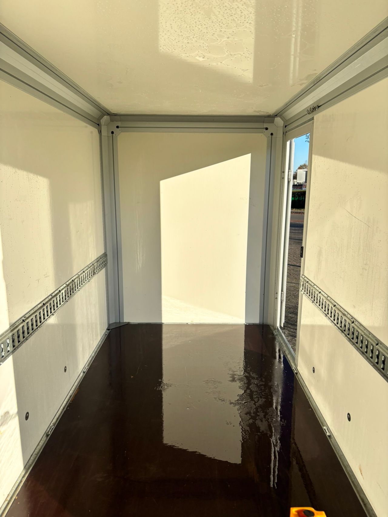 Henra gesloten aanhanger - Zo goed als nieuw