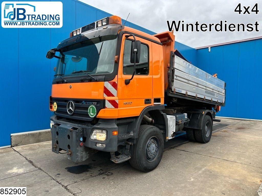Mercedes Actros 1832 4X4, Grit spreader, Snow plough, Tipper