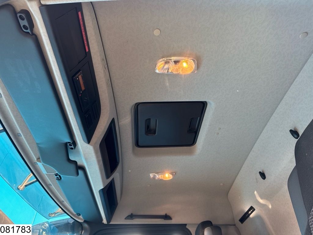 Mercedes Antos 1842 EURO 6, Dhollandia