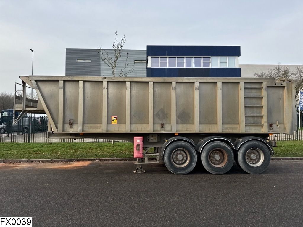 General Trailers kipper 29,6 m3, lift axle