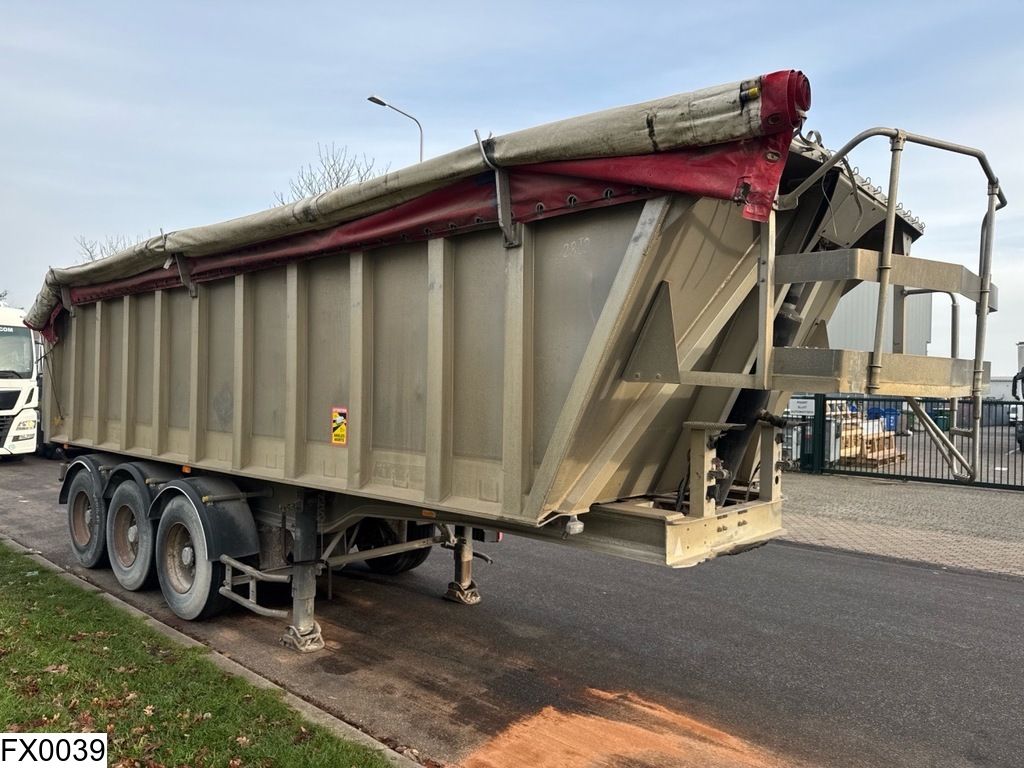 General Trailers kipper 29,6 m3, lift axle