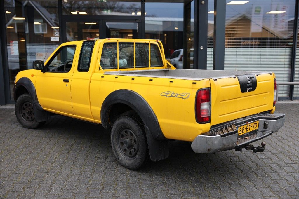 Nissan Navara 2.5 DTI KING-CAB 4WD VAN MARGE