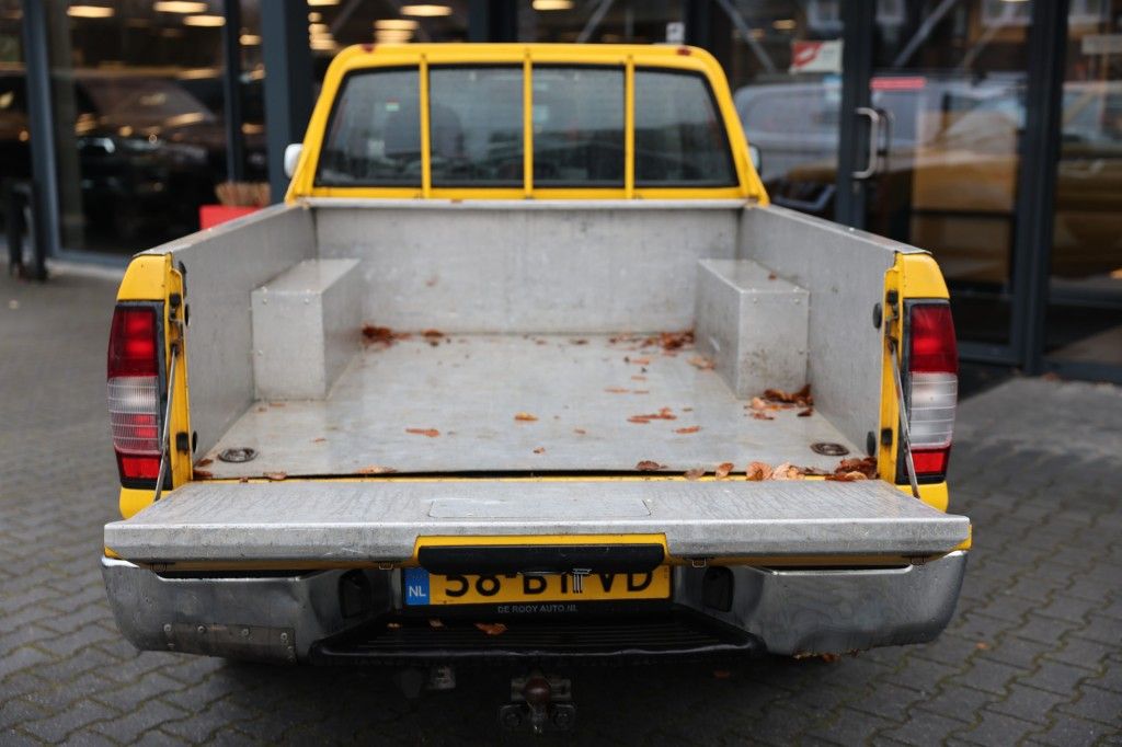 Nissan Navara 2.5 DTI KING-CAB 4WD VAN MARGE