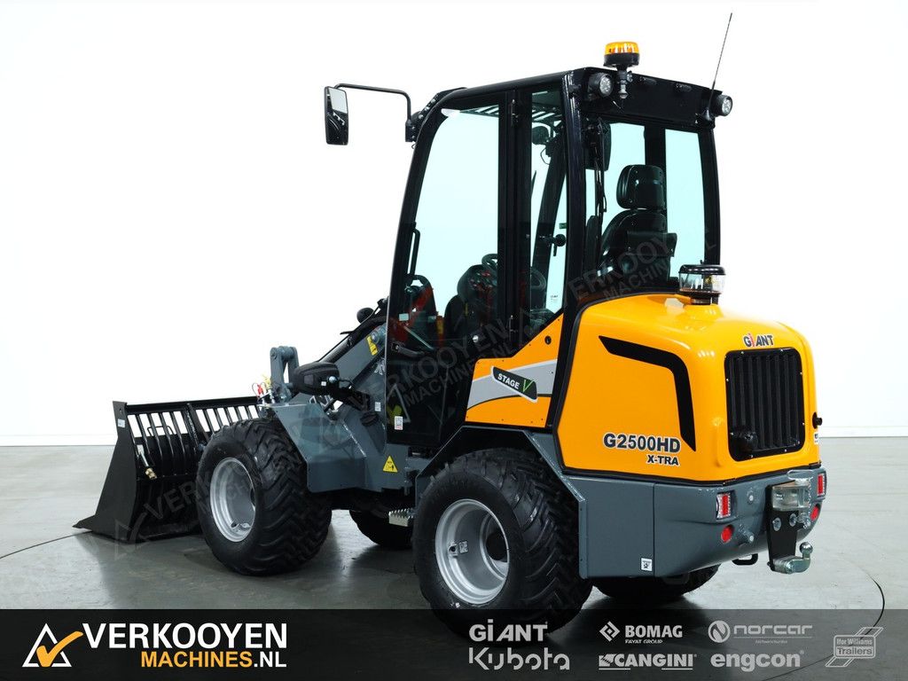 2025 Giant G2500 X-tra HD (Cabine) VK10416