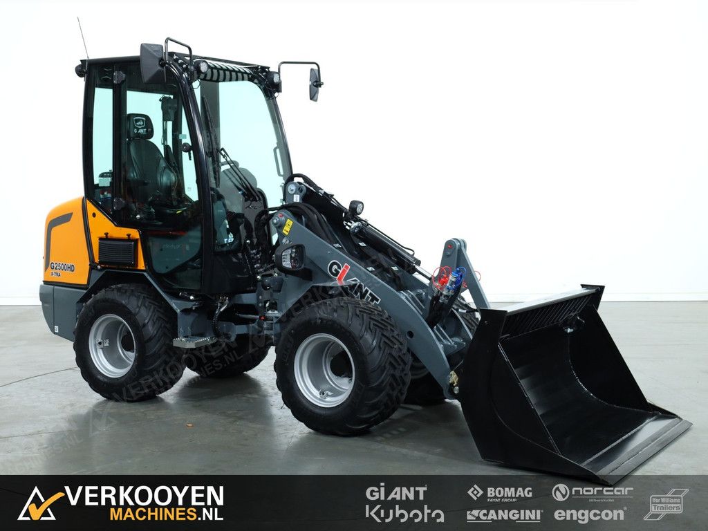 2025 Giant G2500 X-tra HD (Cabine) VK10416