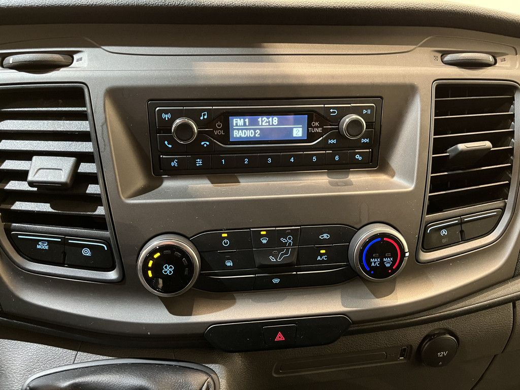 Ford Transit 2.0 TDCI L4 Trend RWD 130 PK Bakwagen / Laadklep / Meubelbak / Euro 6 / Airco / Cruise Control / 3-Zits / 41.500 KM !!