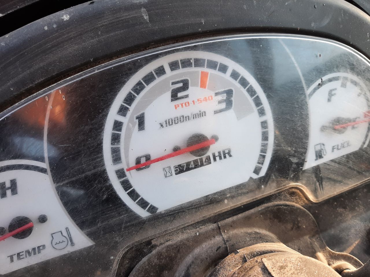 Kubota B2530 trekker met cabine en fronthef