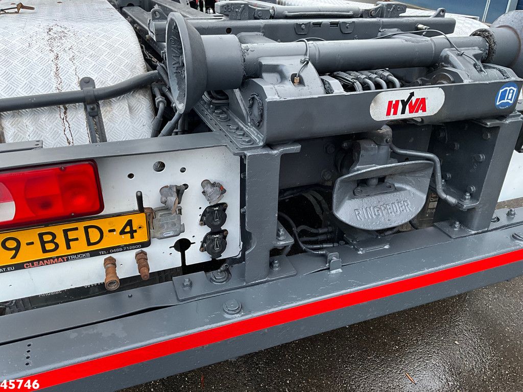 DAF FAN CF 370 Euro 6 HMF 22 Tonmeter laadkraan Just 149.152 km!