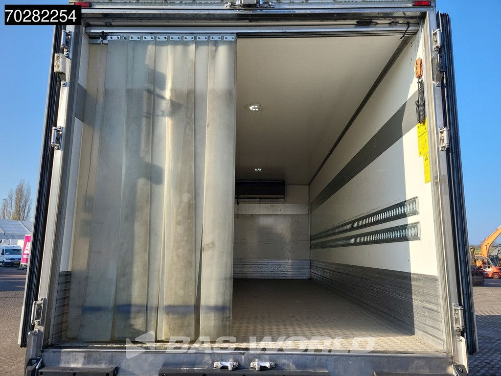 Mercedes Atego 1324 4X2 13tonner Thermo King T-1200R Manual 1500kg Ladebordwand Euro 5