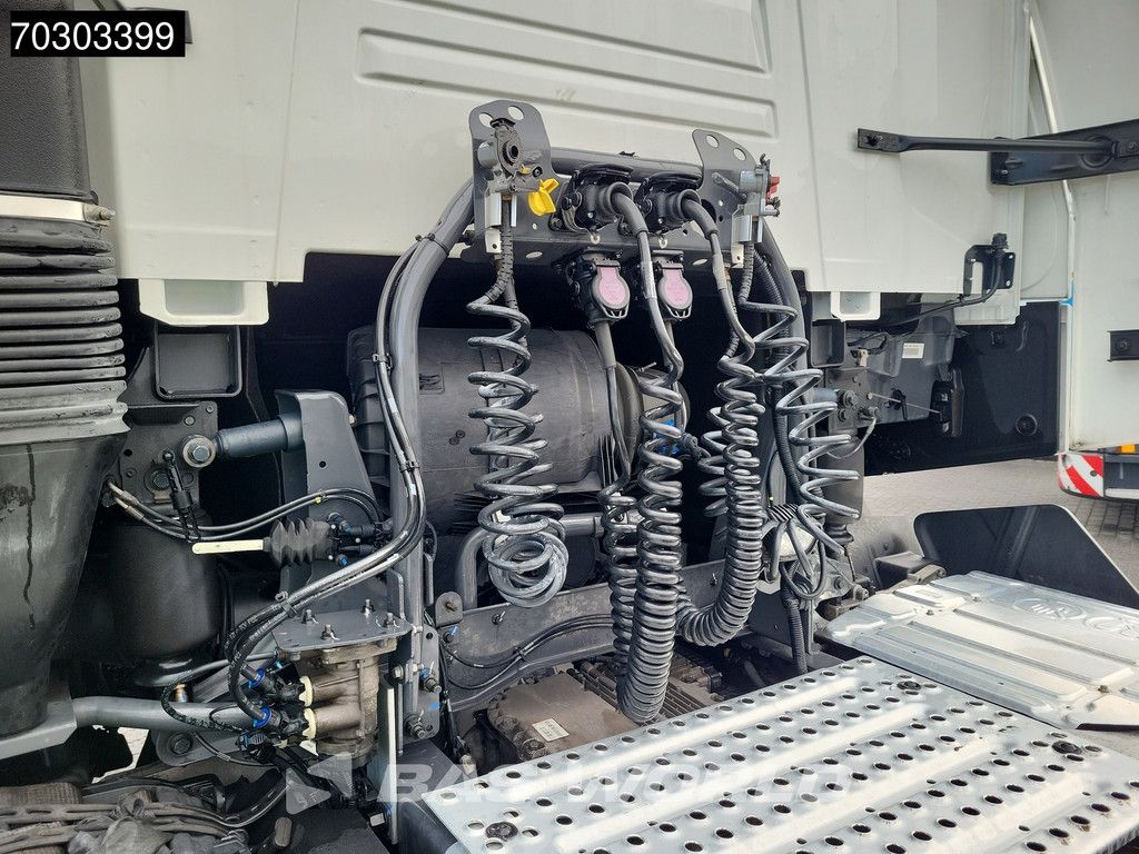 Renault T 440 4X2 HIGH 2x Tanks