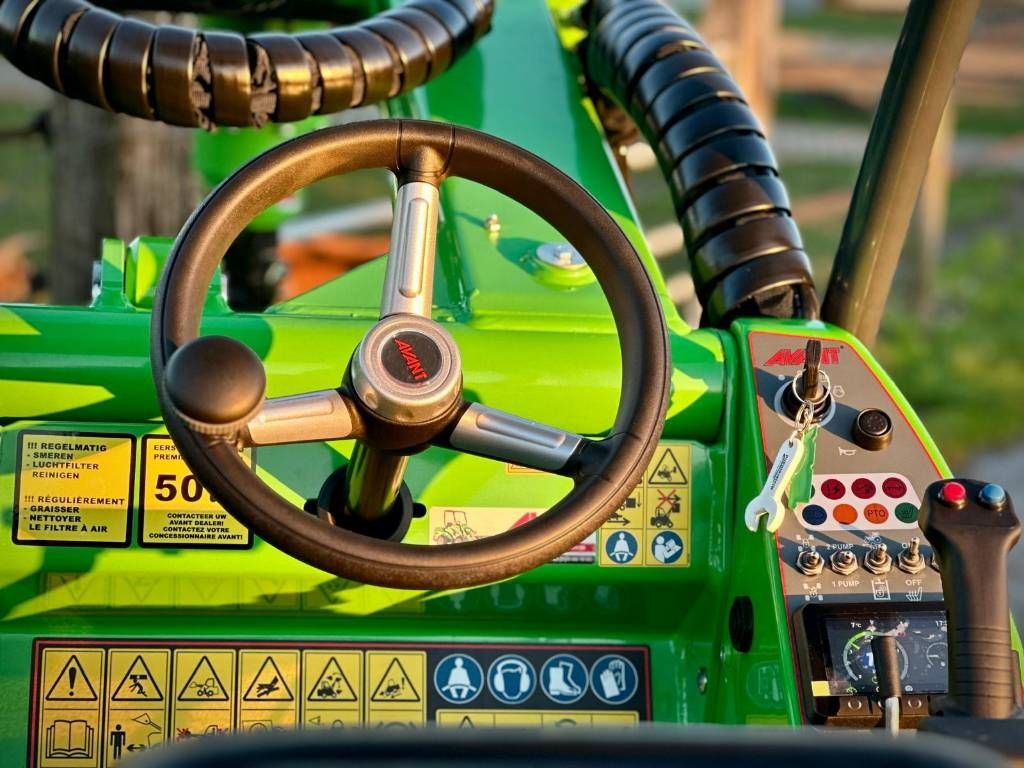 Avant 528 TDL model 2026 Kniklader/shovel