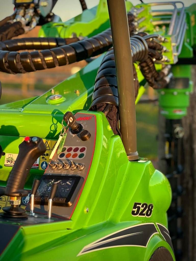 Avant 528 TDL model 2026 Kniklader/shovel