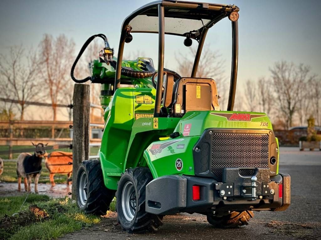 Avant 528 TDL model 2026 Kniklader/shovel