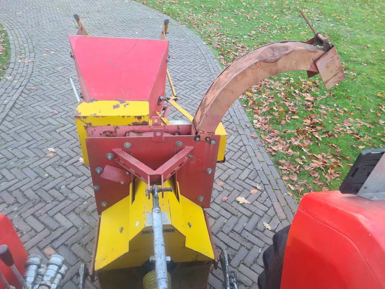 Hout versnipperaar aftakas pto aangedreven met invoerwals.