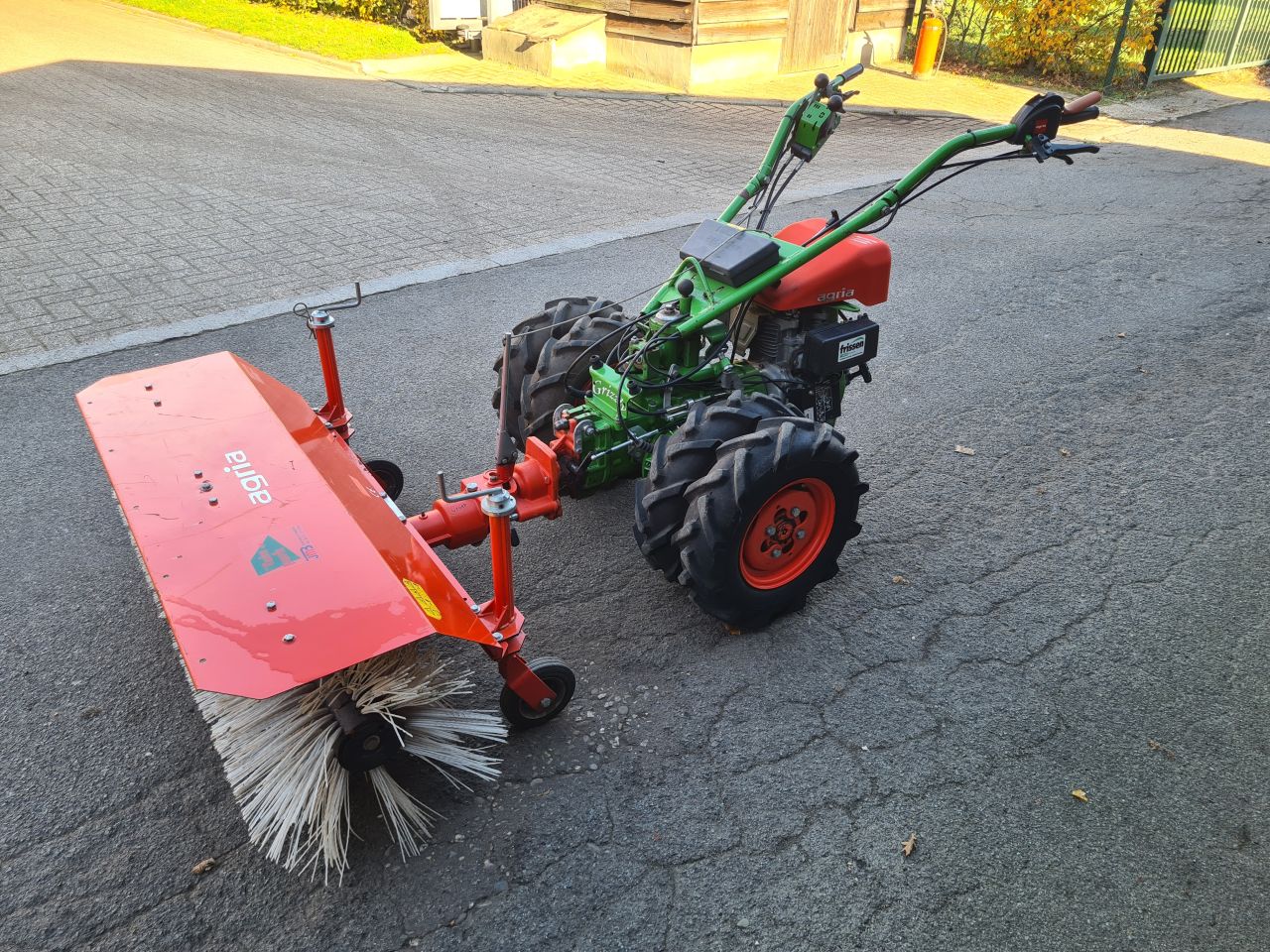 Agria 5500 Grizzly met maaidek cyklo maaidek.