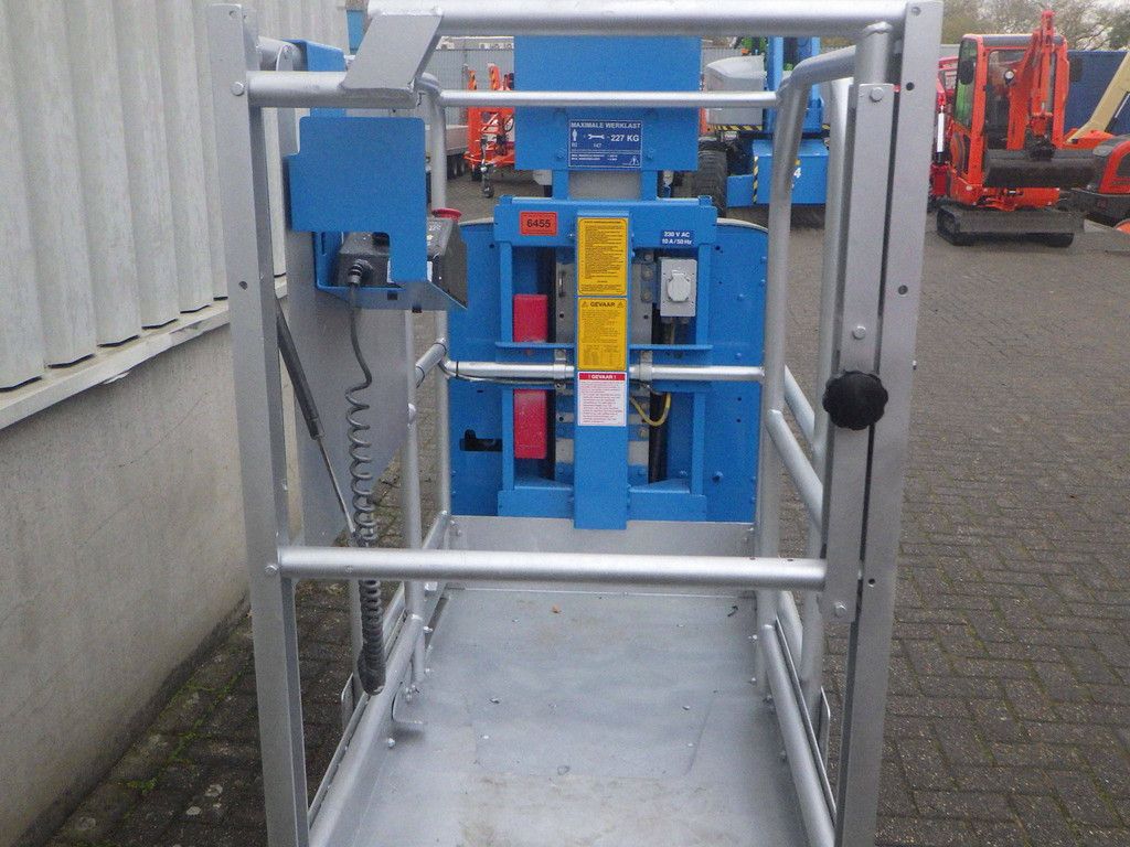 Genie GR-15 Electric Mast Lift 6.5m 2015
