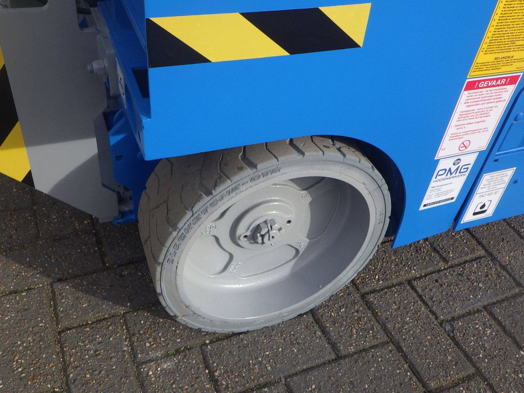 Genie GS-2032 Electric Scissor Lift 8.1m 2016