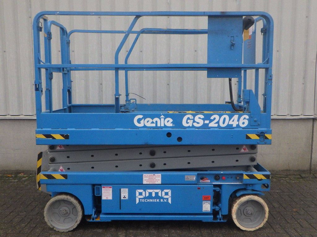 Genie GS-2046 Electric Scissor Lift 8.1m 2001