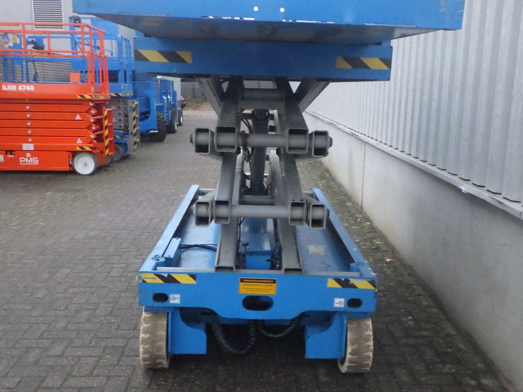 Genie GS-2046 Electric Scissor Lift 8.1m 2001