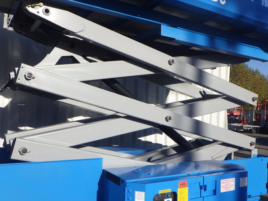 Genie GS-2669DC Electric Scissor Lift 10m 2013