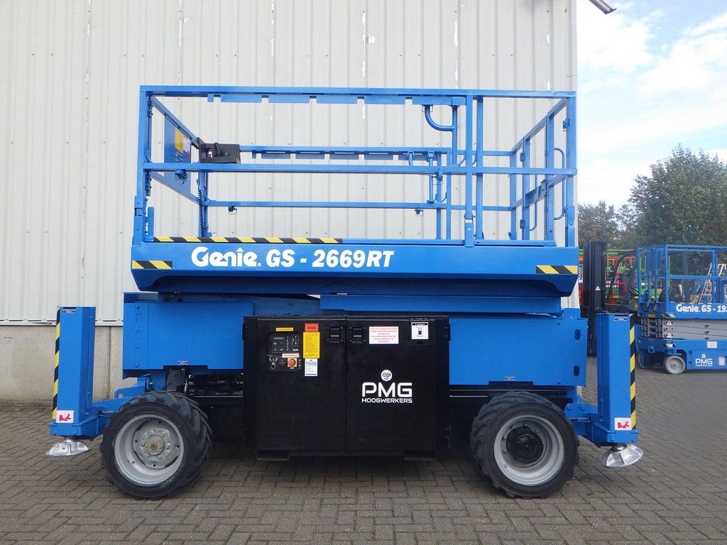 Scissor lift Genie GS-2669RT Diesel 10m 2014