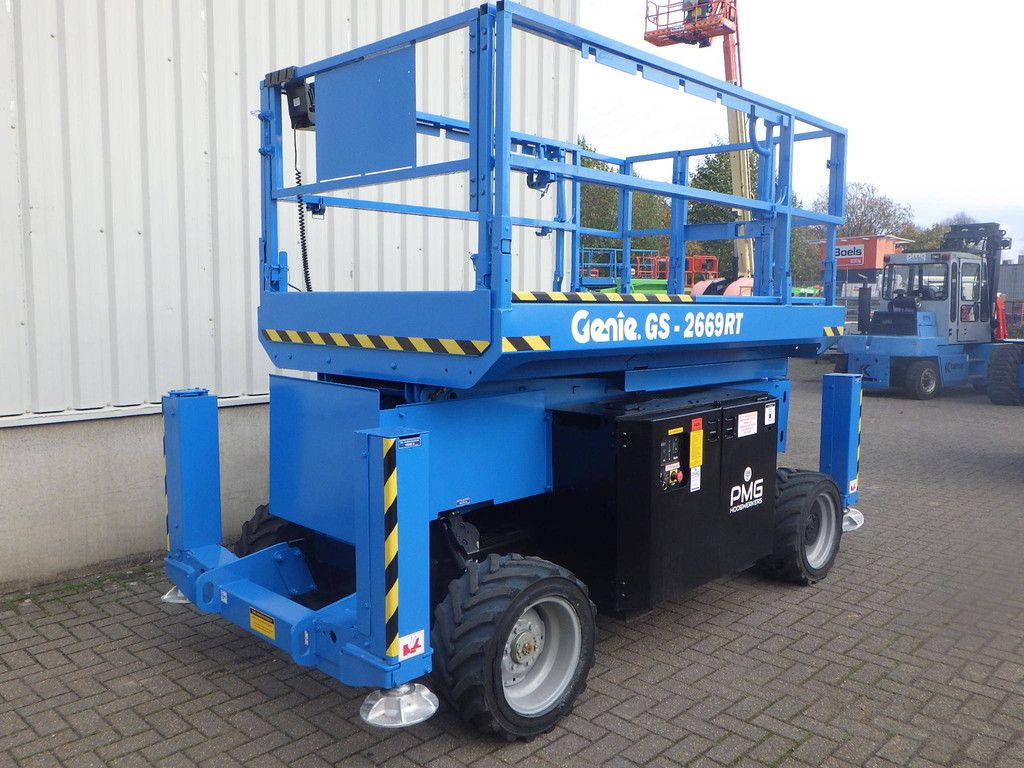 Scissor lift Genie GS-2669RT Diesel 10m 2014