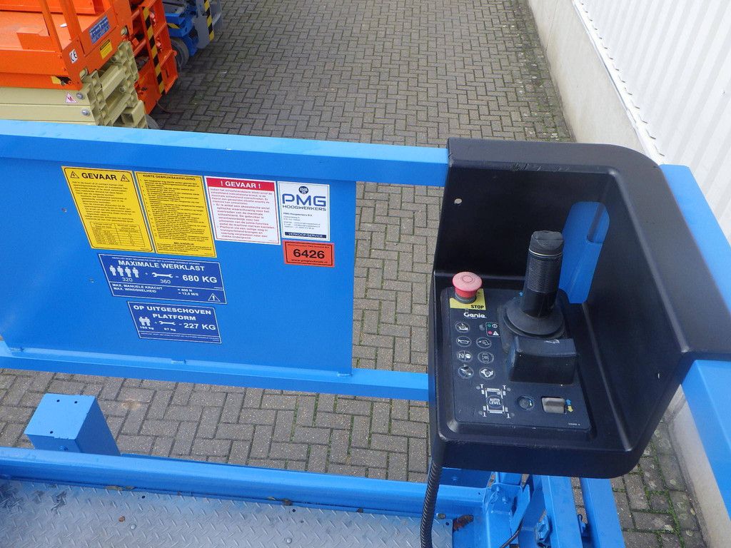 Scissor lift Genie GS-2669RT Diesel 10m 2014